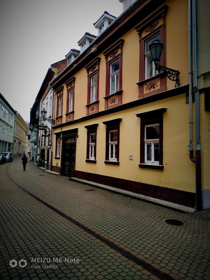 Grande Familia Apartman Apartment Eger Exterior foto